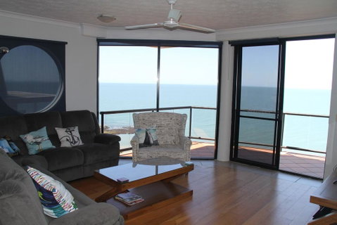 Sunset Sails Redcliffe - Accommodation Georgetown 3