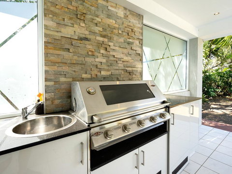 Super Sized Family Retreat With A Pool - Accommodation Georgetown 3