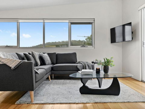 SURF CENTRAL - Wifi, Double Garage & Smack Bang In The Middle Of Town - Accommodation Georgetown 1