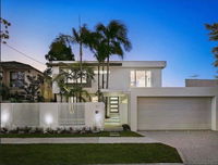 Surfers Paradise Holiday Home Almalfi Drive
