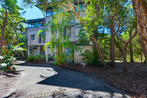 Surfside Beach House 17 - Rainbow Shores, Swimming Pool, 2 Minute Walk To Beach, Air Conditioning, Relax Here - Accommodation Georgetown 0