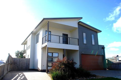 SURFSIDE LAKEVIEWS - FREE WIFI - Accommodation Georgetown 1
