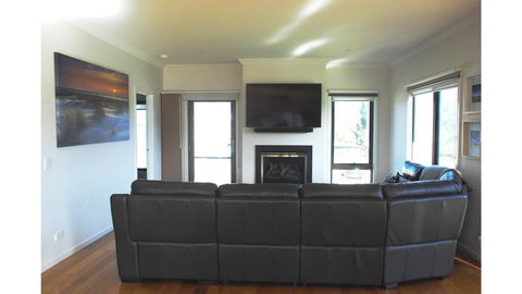 SURFSIDE LAKEVIEWS - FREE WIFI - Accommodation Georgetown 0