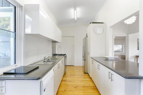 Tallarook Beach House - Very Close To Beach - Accommodation Georgetown 3