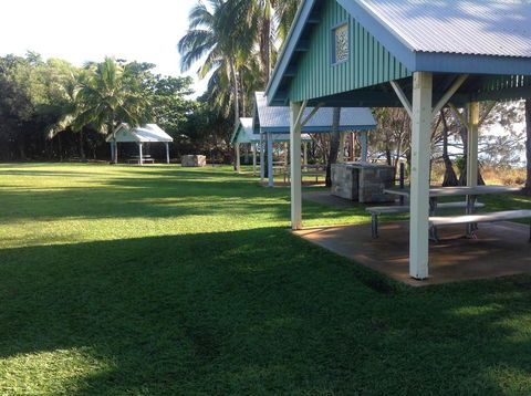 Tannum Sands Hotel / Motel - Accommodation Georgetown 0