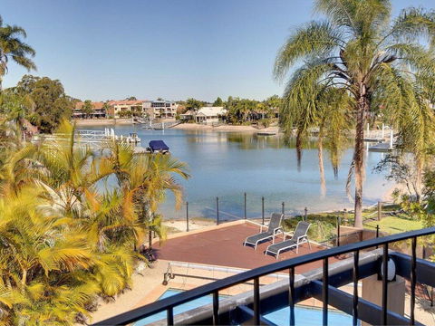 Tarcoola 41 - 5 BDRM Canal Home With Pool - Accommodation Georgetown 3