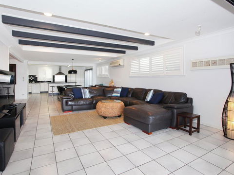 Tarcoola 49 - 4 BDRM Canal Home With Pool - Accommodation Georgetown 1