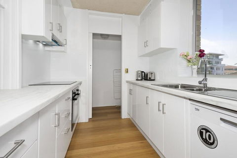 Tasman Towers - Unit 13 - Accommodation Georgetown 2