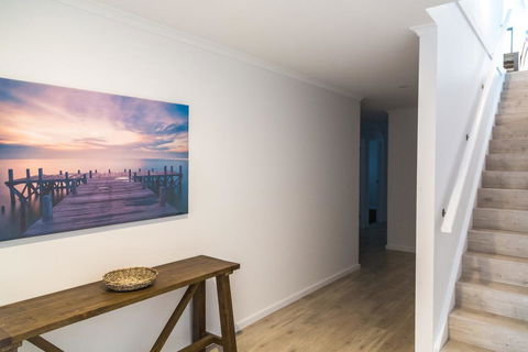 Tee Two On Troon - 21/30 Troon Drive - Accommodation Georgetown 3