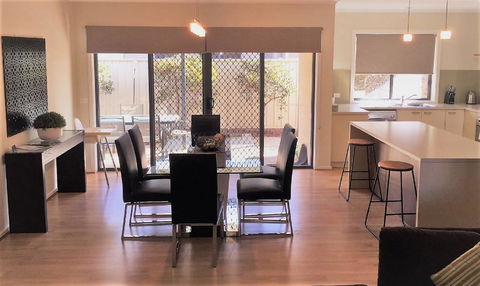 Tempo Place - Mulwala - Accommodation Georgetown 1