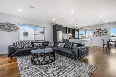 The Apartment, Metung - Accommodation Georgetown 0