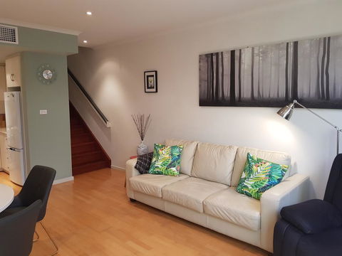 The Artisan - 3BR House In The City - Accommodation Georgetown 2