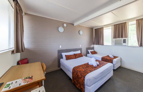 The Australian Hotel Murgon - Accommodation Georgetown 2