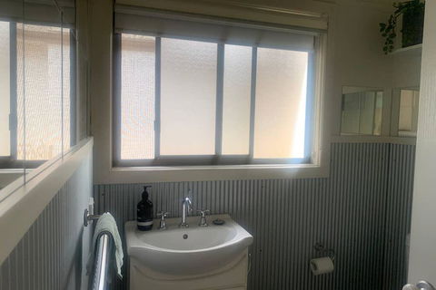 The Batch On Benyon , Fresh And Cute As A Button - Accommodation Georgetown 3