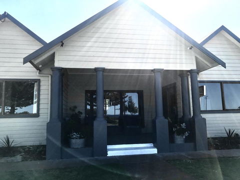 The Beach House & Villas - Accommodation Georgetown 1