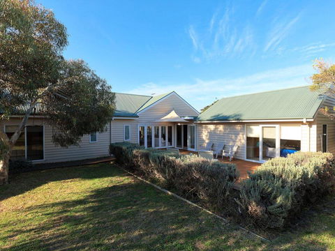 The Beach House - Quintessential Holiday House With Open Fireplace! - Accommodation Georgetown 3