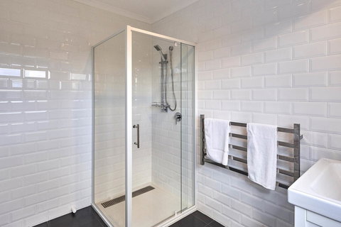 DOLPHIN LOOKOUT COTTAGE - Amazing Views Of The Bay Of Fires - Accommodation Georgetown 3