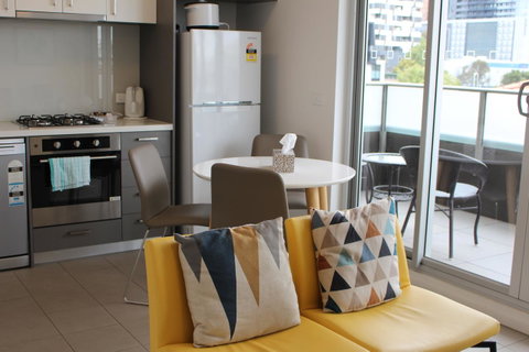 Poplar Box Hill Apartment - Accommodation Georgetown 2