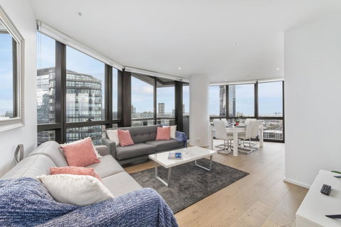 Best Views On Collins - Accommodation Georgetown 4