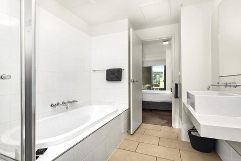 Waterfront Melbourne Apartments - Accommodation Georgetown 43