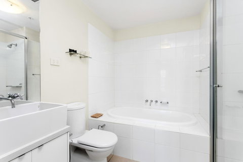 Waterfront Melbourne Apartments - Accommodation Georgetown 26