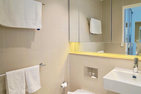Pride Docklands Waterfront Apartment City View - Accommodation Georgetown 17