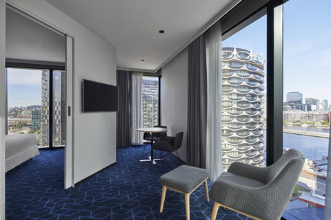 Vibe Hotel Melbourne Docklands - Accommodation Georgetown 3