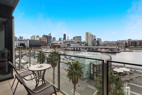 Docklands Private Collection - NEWQUAY - Accommodation Georgetown 6