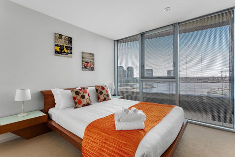 Docklands Private Collection - NEWQUAY - Accommodation Georgetown 4