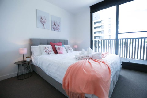 Box Hill 2 Bedroom Apt (La Maison) 02 - Accommodation Georgetown 3