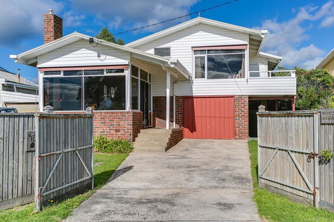 Beach Front Beauty - Ocean Front Views - Accommodation Georgetown 17