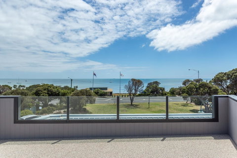 Blairgowrie Apartment 1 - On The Beach - Accommodation Georgetown 17