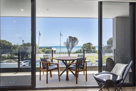 Blairgowrie Apartment 1 - On The Beach - Accommodation Georgetown 0