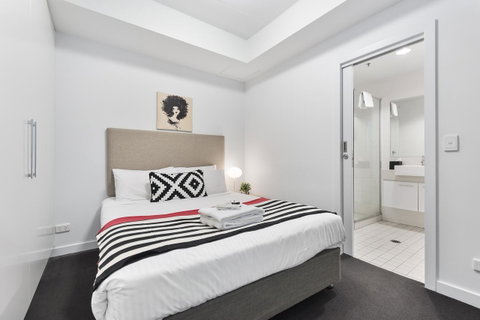 Docklands Private Collection - City Harbour Apartments - Accommodation Georgetown 19