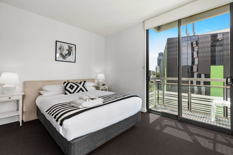 Docklands Private Collection - City Harbour Apartments - Accommodation Georgetown 12