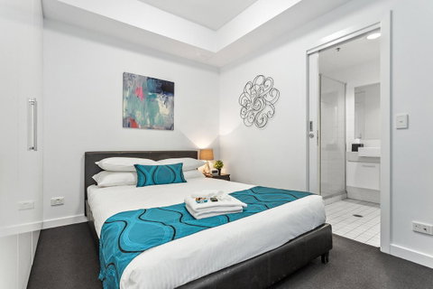 Docklands Private Collection - City Harbour Apartments - Accommodation Georgetown 8