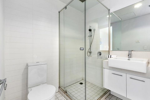 Docklands Private Collection - City Harbour Apartments - Accommodation Georgetown 10