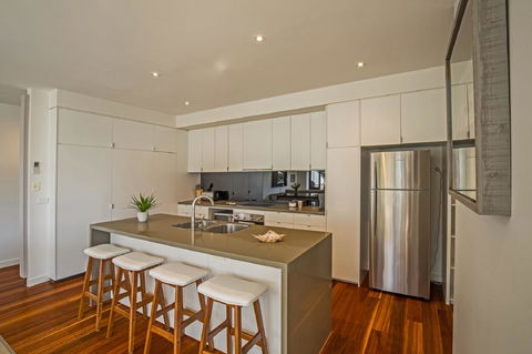 C-Scape Esplanade Cowes - Accommodation Georgetown 9