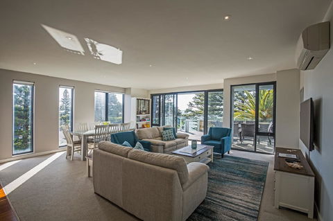 C-Scape Esplanade Cowes - Accommodation Georgetown 0