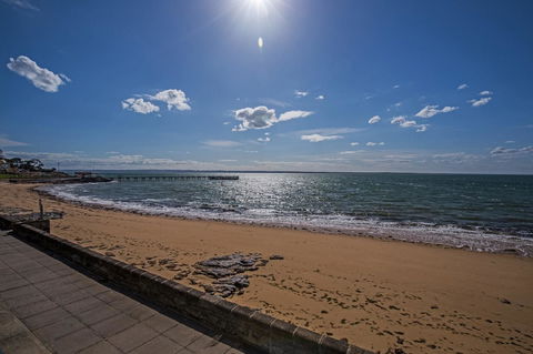 C-Scape Esplanade Cowes - Accommodation Georgetown 22
