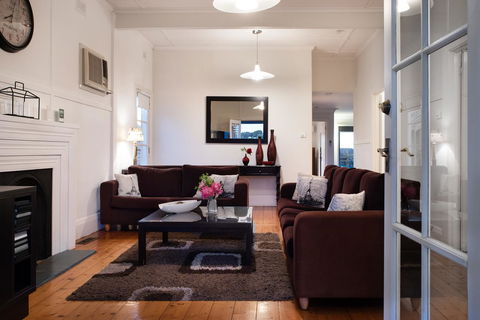 Churchills - Accommodation Georgetown 7