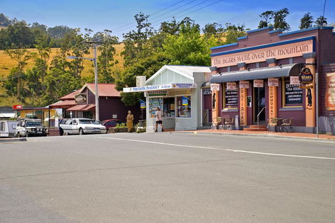 The Bears Went Over The Mountain - Accommodation Georgetown 2