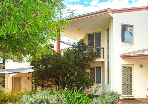 The Burswood Townhouse - Accommodation Georgetown 3