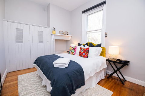 The Byng House Grand And Central, Entertain 12 - Accommodation Georgetown 2