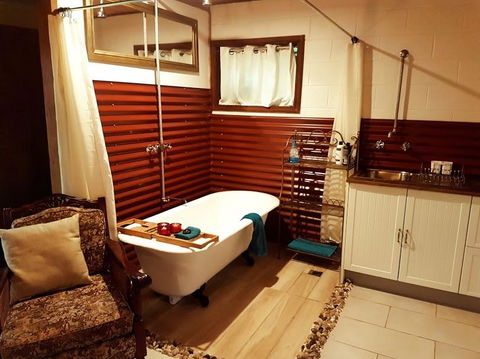 The Cabin - Accommodation Georgetown 2