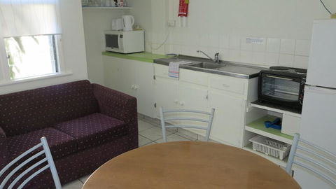 The Captain's Manor On Cook Unit 8 - Accommodation Georgetown 3