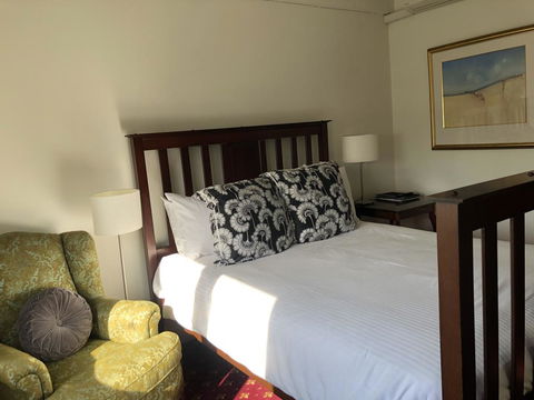 The Corner Hotel Alexandra - Accommodation Georgetown 2