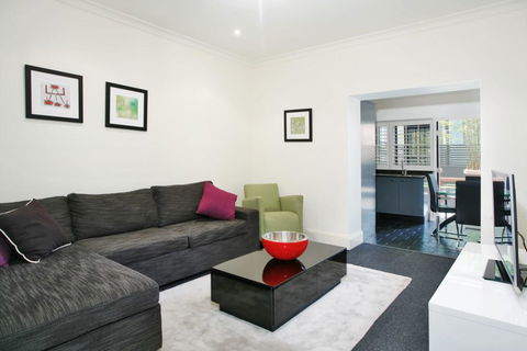 The Courtyard Of St Neot - Art Deco 2BR Potts Point Apartment With Large Courtyard In Stunning Location - Accommodation Georgetown 0