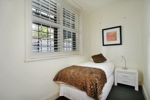 The Courtyard Of St Neot - Art Deco 2BR Potts Point Apartment With Large Courtyard In Stunning Location - Accommodation Georgetown 2