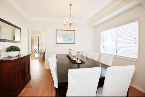 The Crescent - Pet Friendly - 1 Min To Beach - Accommodation Georgetown 3